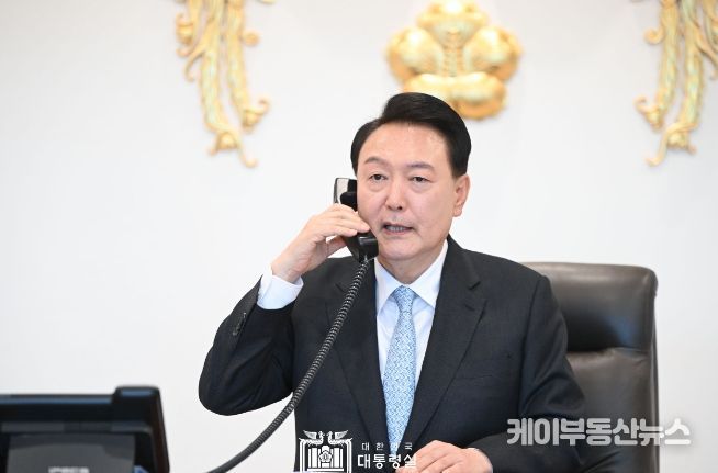 尹 <b>대통령</b>, <b>인도네시아 대통령</b> 당선인과 전화 <b>통화</b>