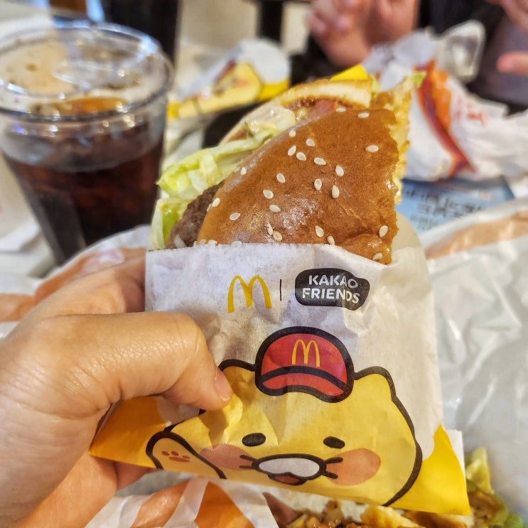  춘식이 고구마후라이와 빅맥BLT 신상 후기 맥도날드 서울시흥DT점