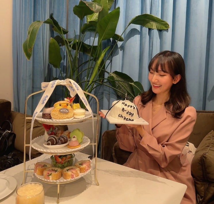  압구정 로데오 핫플 맛집 가볼만한곳 미미미가든 카페 생일파티