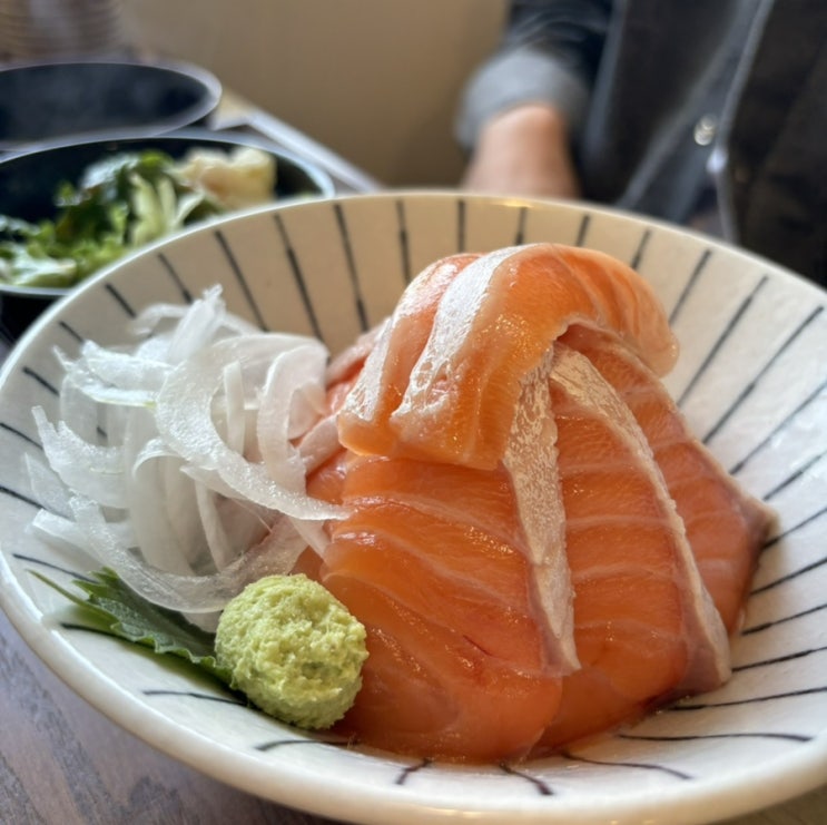  [수원 맛집] 행궁동 화사한 일본식 덮밥 : 하쿠동