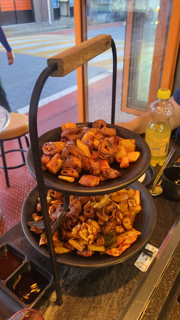  원조할머니의 비법을 간직한 곱창맛집 안지랑곱창막창