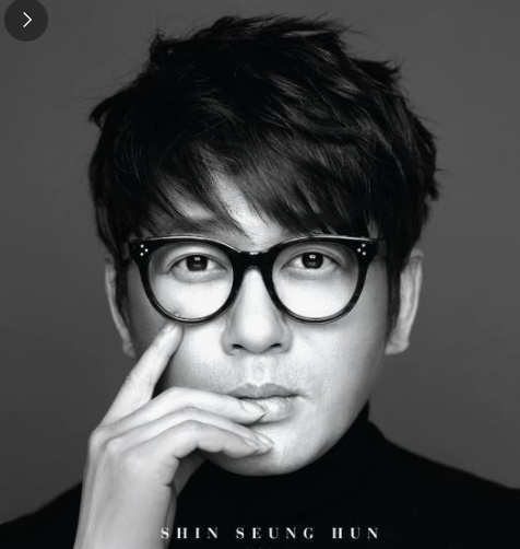 발라드의 황제 가수 신승훈의 1집 미소 속에 비친 그대 가사와 팬클럽 카페주소 및 인스타그....