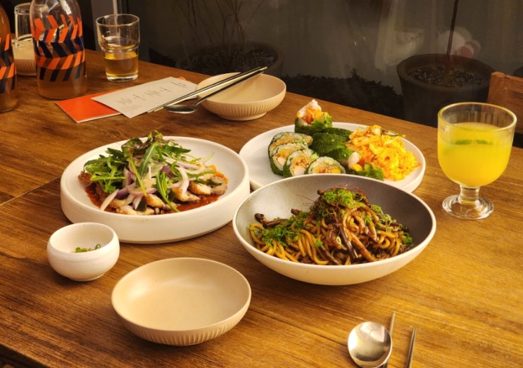  부모님 모시고 와도 좋고 소개팅 장소로도 좋은 성수 맛집 다반