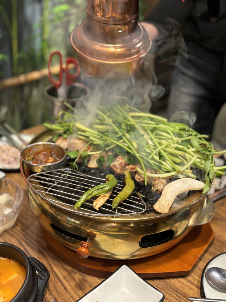  [서울 여의도] 여의도 회식 미나리 삼겹살 맛집 <여의화로>