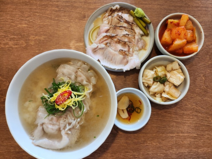  돼지곰탕에 눈 뜨다 최소 100번은 또갈집 두정역맛집 만달곰집