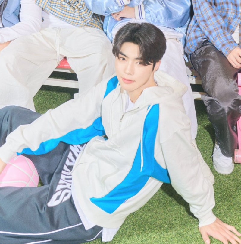 240419 제로베이스원 “태양의 운동부” 속 박건욱 옷 정보 손민수 이거야!
