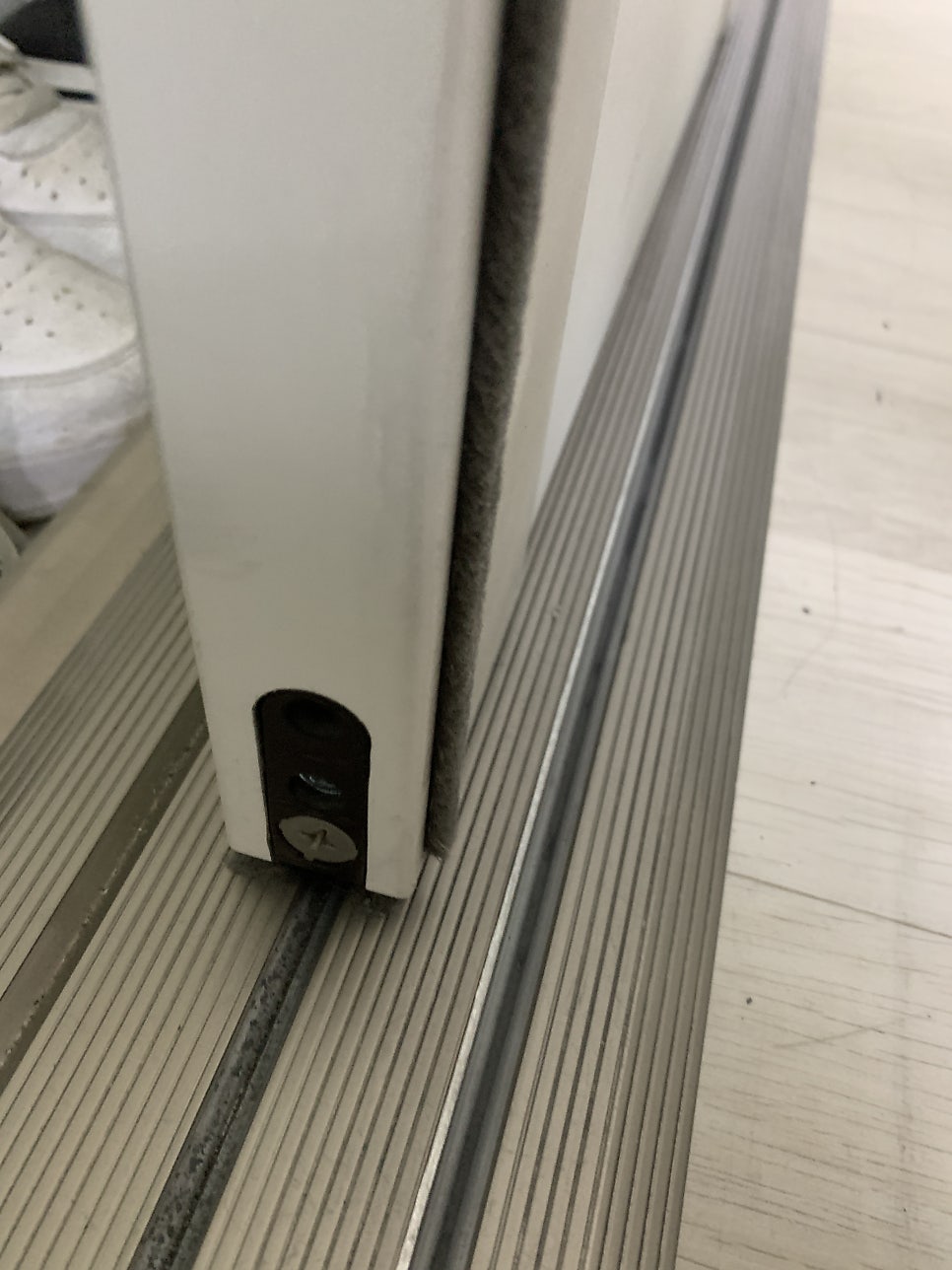 안움직이는 3연동중문수리 전문업체