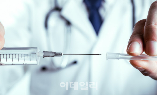 A병원 '비타민 주사 VIP' 고객들 알고 봤더니… A병원 '비타민 주사 VIP' 고객들 알고 봤더니…