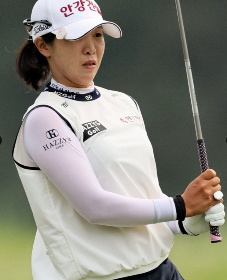 *<b>임진희</b> 한 타차 공동<b>선두</b>... 투어 "세브론 <b>챔피언십</b>"-둘째... 
