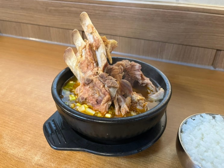  고기듬뿍 들어간 가성비 좋은 뼈해장국, 가천대학교 맛집 경원국밥