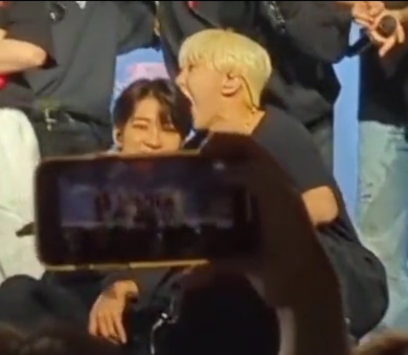 17) Releasing SEVENTEEN Pics! Only for Those Who Know SEVENTEEN's Funny Side