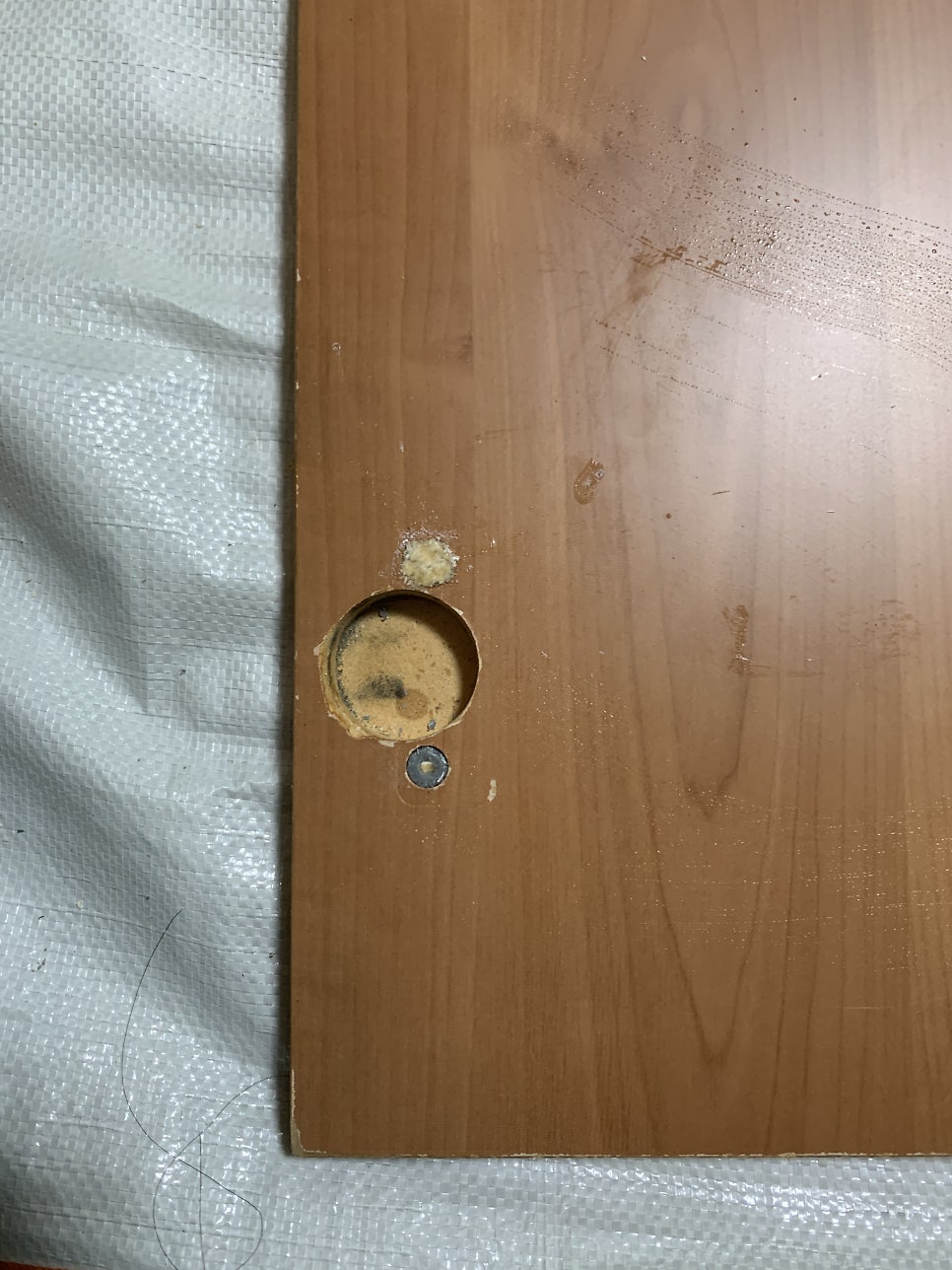 오래된장농 문짝떨어져 경첩교체로 해결