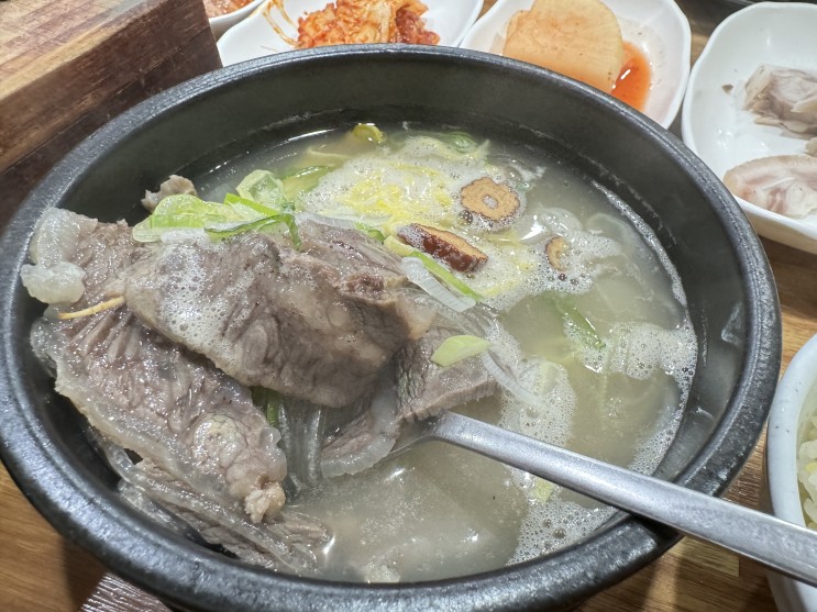 광주 동천동 맛집 우메기 돌솥 국밥에서 소고기국밥 한 그릇