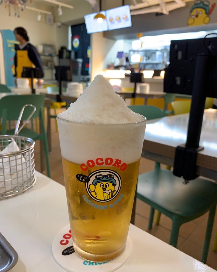  홍대 맛집  꼬꼬로치킨 | 닭으로 대동단결! 스노우생맥주와의 재기 발랄한 콜라보