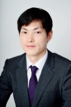 1.<b>한동훈</b>, 윤대통령 <b>오찬</b> 제의 거절 충격파...<b>건강상</b> 이유   / 2.... 
