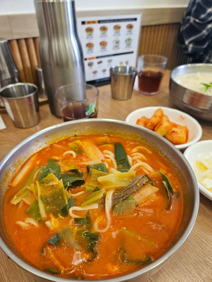  시원칼칼 든든한 육개장칼국수를 맛볼 수 있는 이화수 전통육개장 안암오거리점 후기