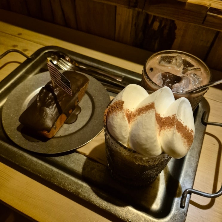  영등포구청 카페 맨홀커피웨스턴 내돈내산 후기