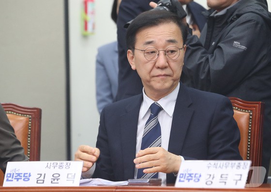 민주당 사무총장 <b>김윤덕</b>, <b>정책위의장</b> <b>진성준</b> "주요당직 개편"