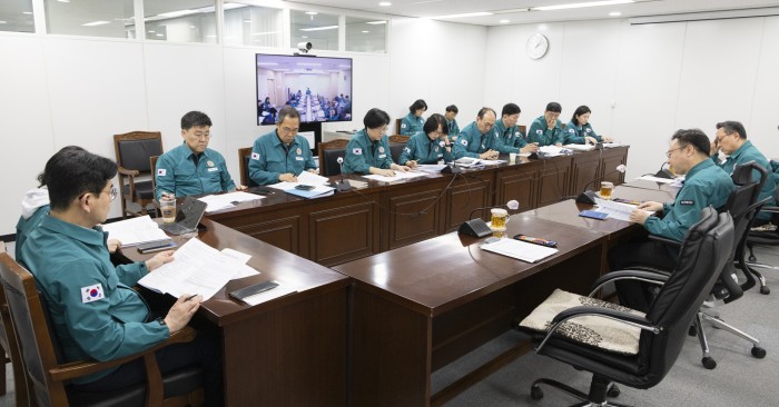 <b>조규홍</b> 장관 “의협, <b>의료개혁</b>특별위 참여 바라”