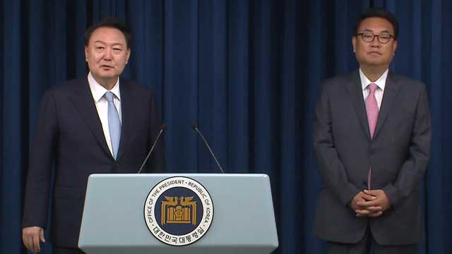 윤 <b>대통령</b>, 신임 비서실장 정진석·<b>정무수석</b> <b>홍철호</b> 임명