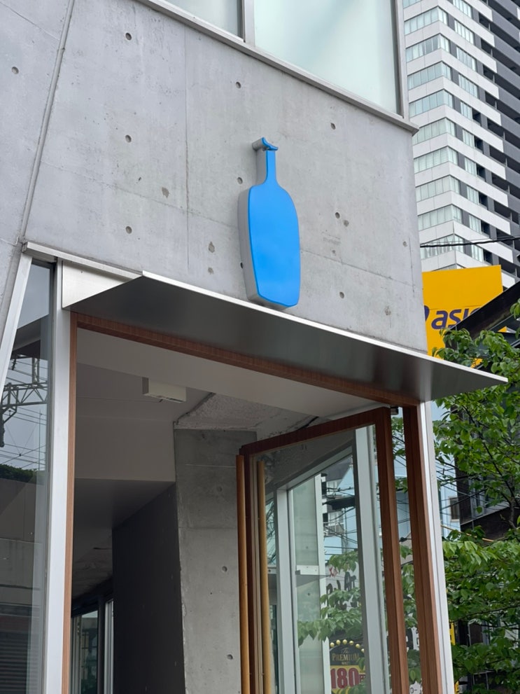  오사카 블루보틀 우메다차야마치카페