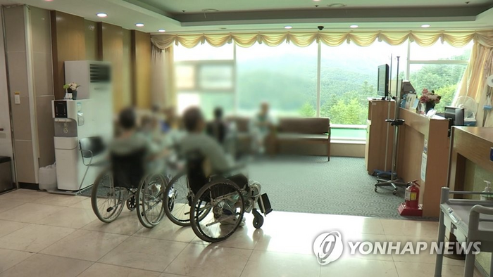 “아들아, 나 늙으면 여기 가고 싶다”...어르신 마음 맘에 쏙, 보험사가 내놨다는데 “아들아, 나 늙으면 여기 가고 싶다”...어르신 마음 맘에 쏙, 보험사가 내놨다는데