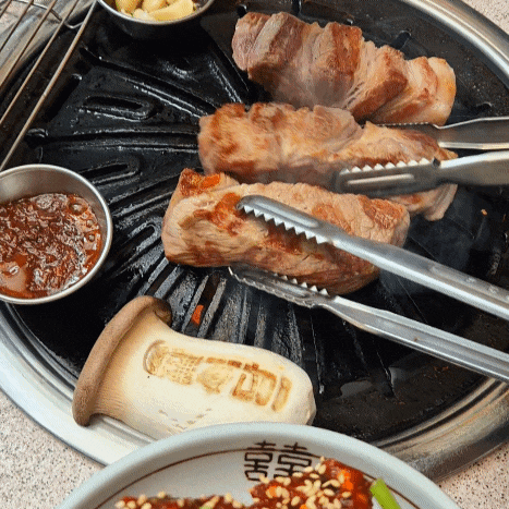 청담동 고기집 부드러운 목살 양념게장 맛집 팔식당