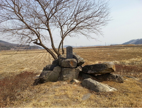 백의종군길에 접한 어머니 부고…벗도 발벗고 장례 도와 백의종군길에 접한 어머니 부고…벗도 발벗고 장례 도와