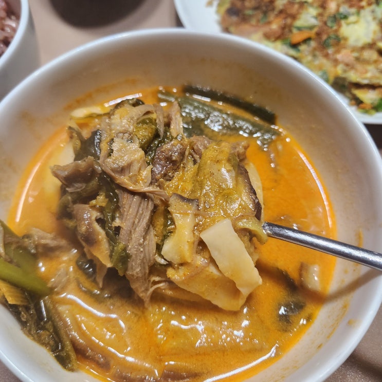  기력회복음식으로 좋은 염소탕을 집에서 편히 먹을 수 있는 '아빠식당'
