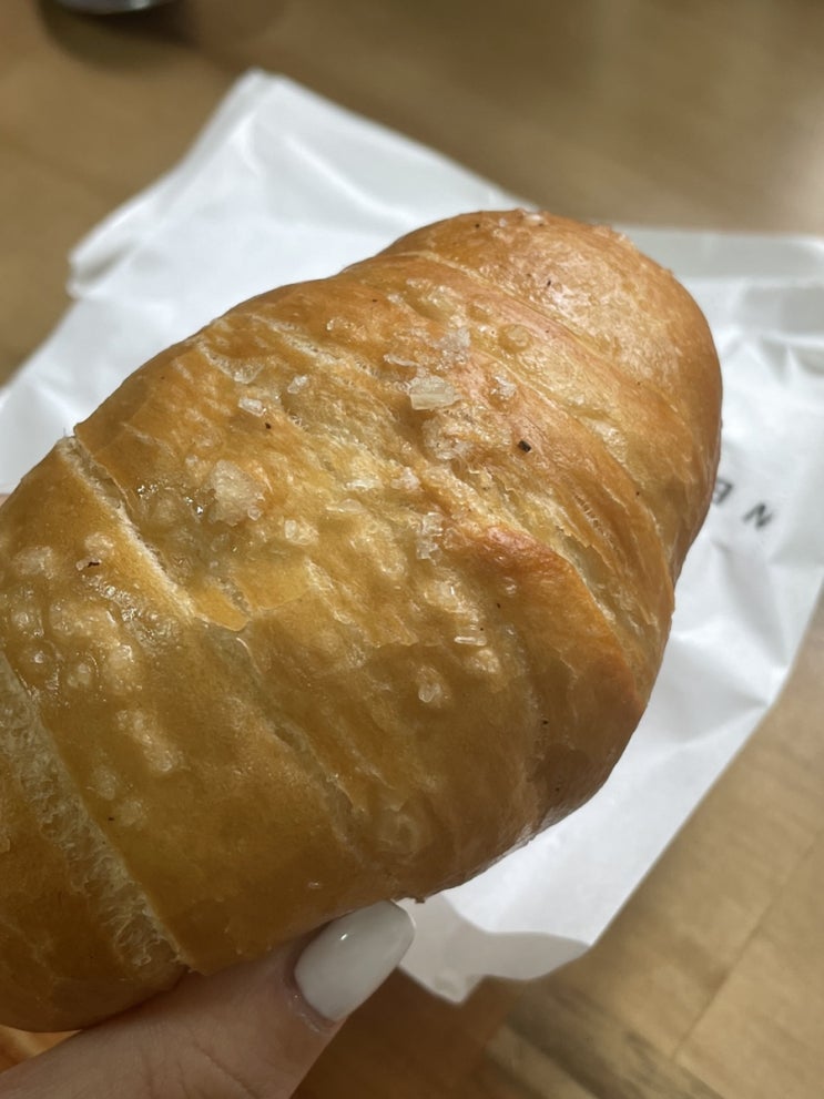  대구 두류공원 근처 소금빵 맛집 카페 추천 ; 스트로우베이지