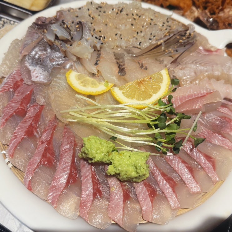  [대구, #맛집] 회를 시키면 통닭도 주는 일석이조 횟집 : 팔팔회관 산오징어