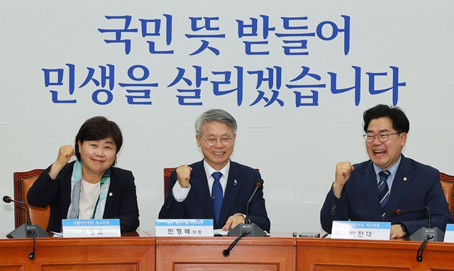 <b>민주당 원내대표</b> 경선, 친명으로 굳어지나