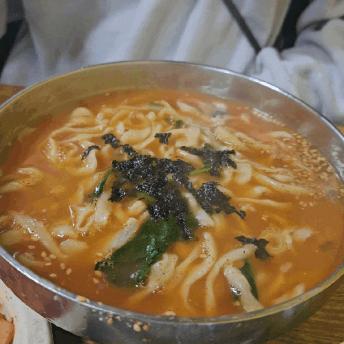 강릉장칼 맛집 중앙시장 강릉 중앙시장 이화국수 한그릇에 3천원 강릉장칼 맛집 중앙시장 강릉 중앙시장 이화국수 한그릇에 3천원
