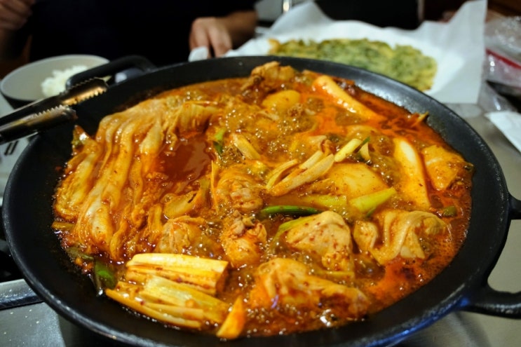  가락시장역 맛집 매콤달달 가성비 좋고 닭볶음탕이 유명한 술집 배부장찌개