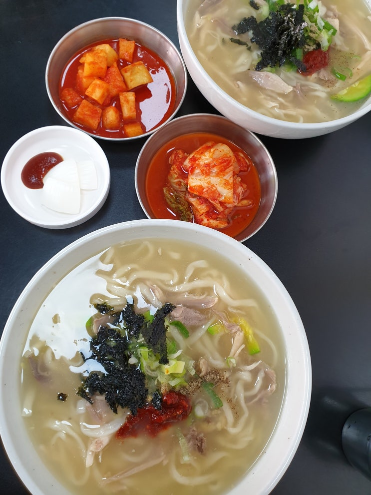  맛집_서울 홍대정문_다락투: 홍대 상권에서 살아남은 50년이 넘은 닭칼국수집