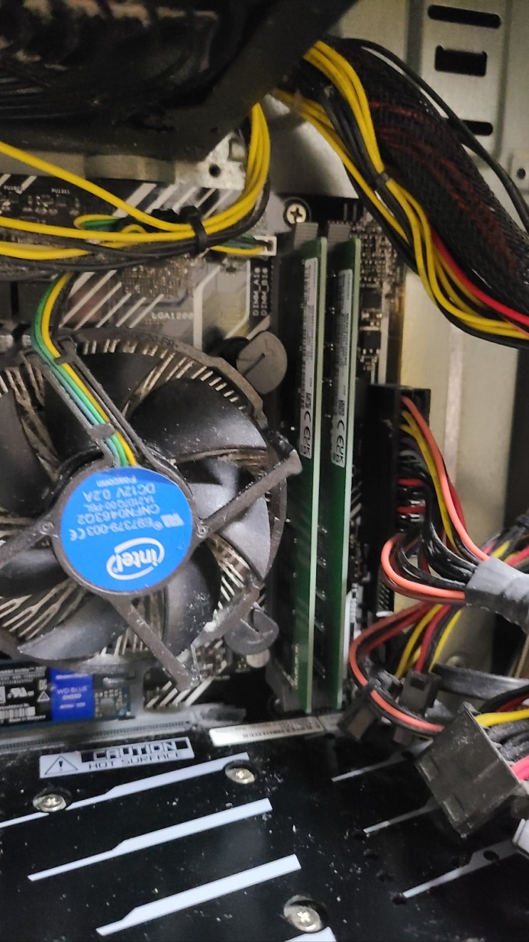  컴퓨터 램 추가 완료! 이제는 32GB 입니다.