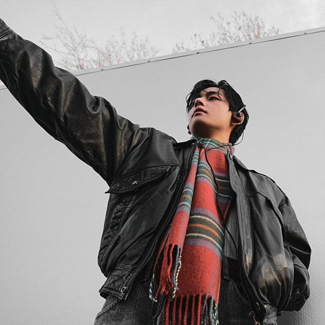 News image: A new milestone for V