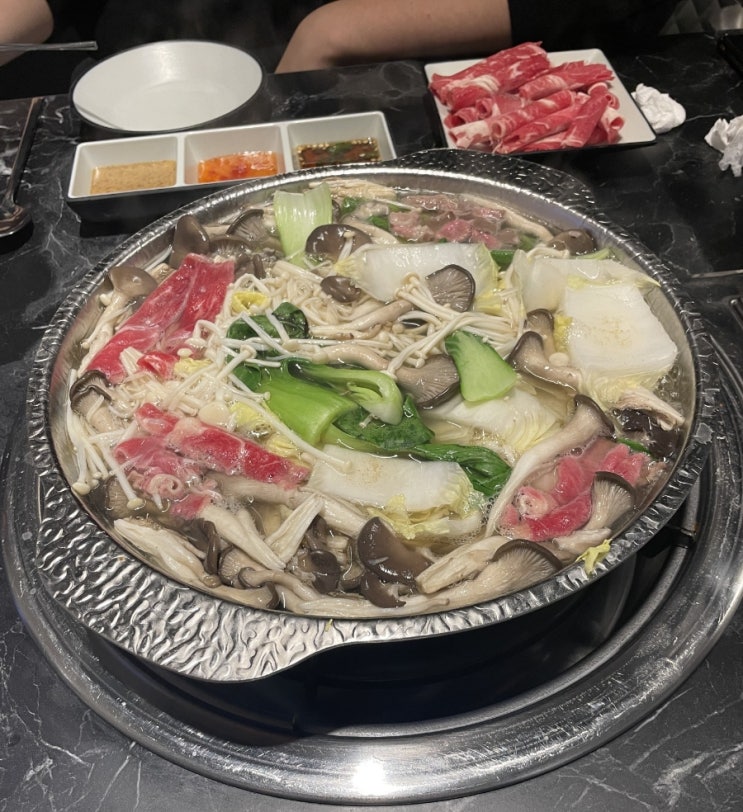  [가산]고기맛집 육향에서 점심특선 샤브를 먹고왔습니다. "참숯구이 육향"