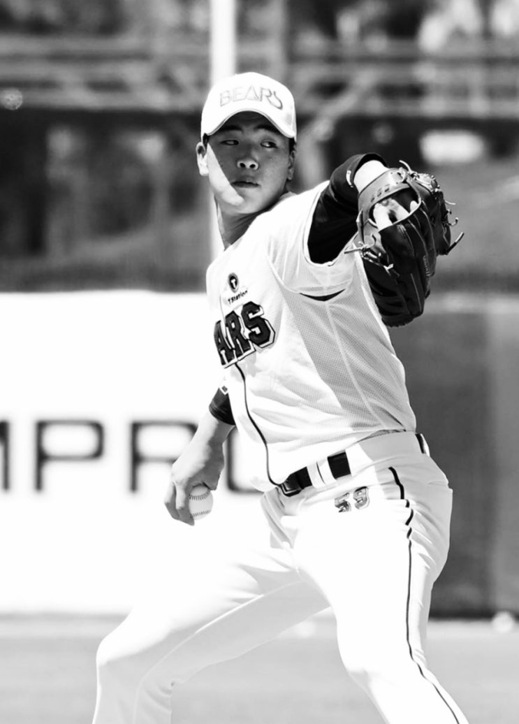 두산의 젊은피 투수 최준호가... 일품인 <b>두산 투수</b> 최준호의... 
