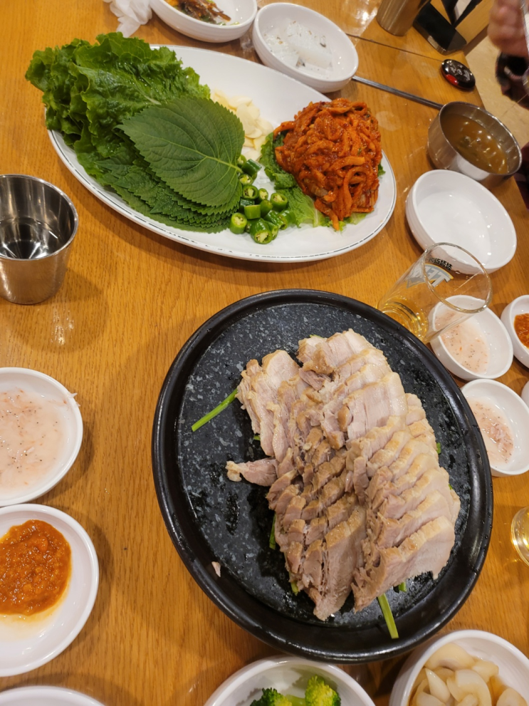  서초보쌈(독일돼지인데 맛있다..?)