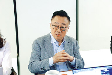 <b>고동진</b> 국민의힘 "<b>반도체</b>는 핵무기 위력...<b>특별법</b> 1호 추진"