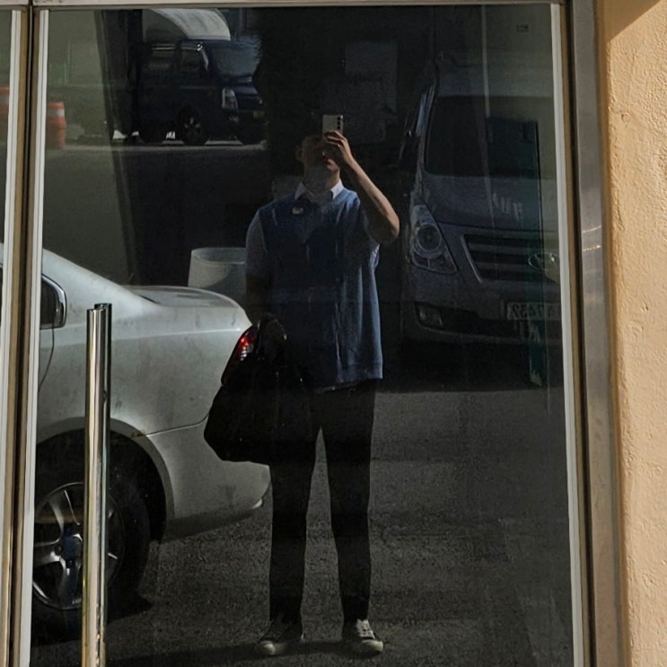 240425 출근룩 회색후드티 검은색 슬랙스 코디 ootd 240425 출근룩 회색후드티 검은색 슬랙스 코디 ootd