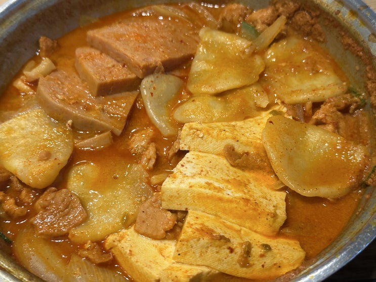  홍대 김치찌개 맛집 밥장인 모든 주류 3000원