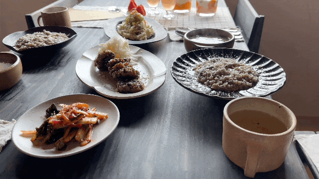  제주 서쪽 감성숙소 근사한 조식이 제공되는 어쩌다가