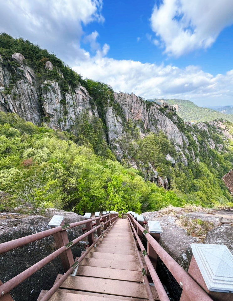  철쭉 만개 전 황매산 산행 (24.4.24) 꽃 없어도 충분한 인생샷 명소, 모산재 코스