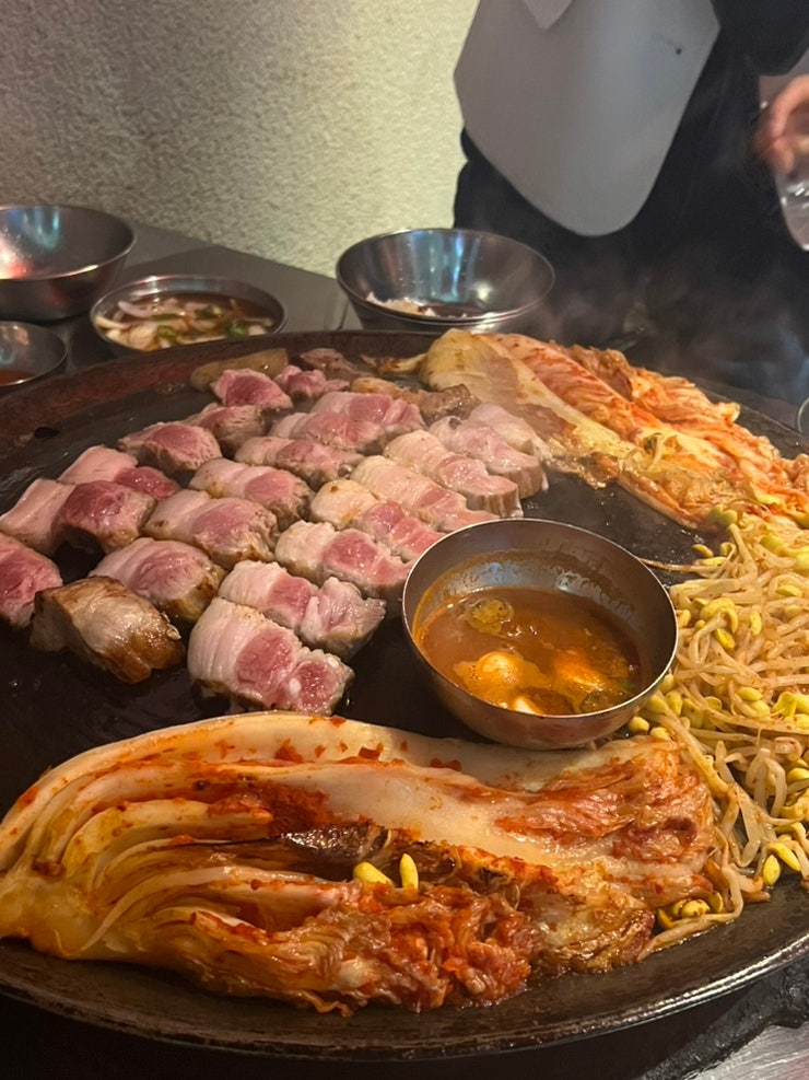  합정 솥뚜껑삼겹살 동두천솥뚜껑삼겹살 솔직후기