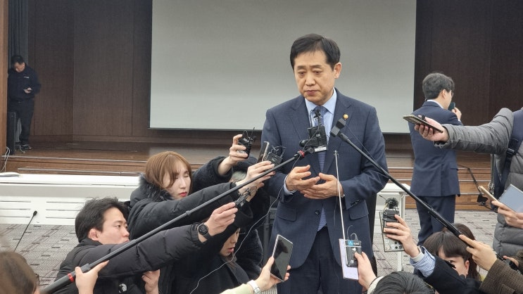  인터뷰이의 시선처리