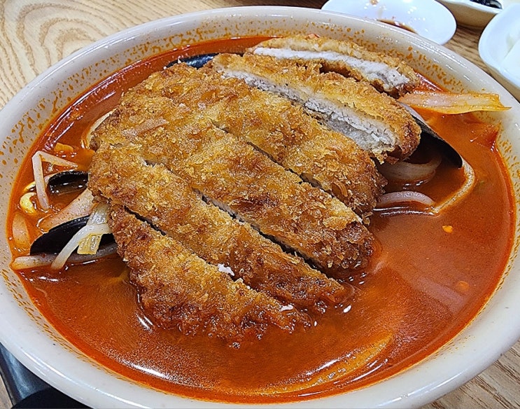  퓨전차이나 - '돈까스짬뽕'이라는 신기한 메뉴가 있는 면목동 중식집