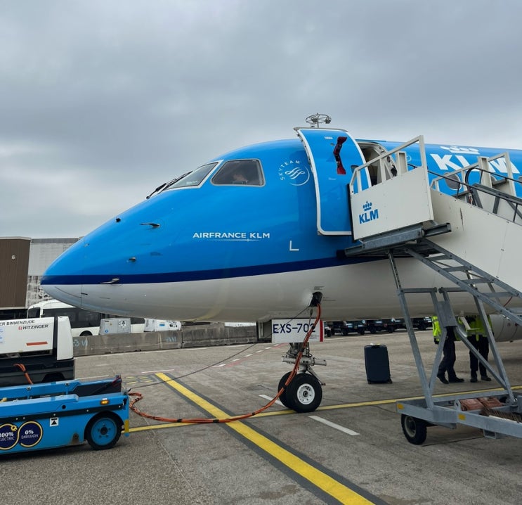  4월일상 | KLM 인천-암스테르담 KL856 이코노미 기내식, 암스테르담 공항 무료 샤워 + 미피샵