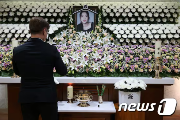 국회 무관심에 방치된 패륜 가족 상속권…'구하라 친모' 사건 반복 이유 국회 무관심에 방치된 패륜 가족 상속권…'구하라 친모' 사건 반복 이유